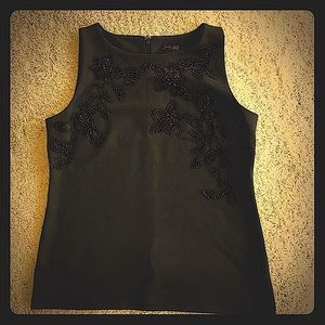 Woman’s sleeveless shirt